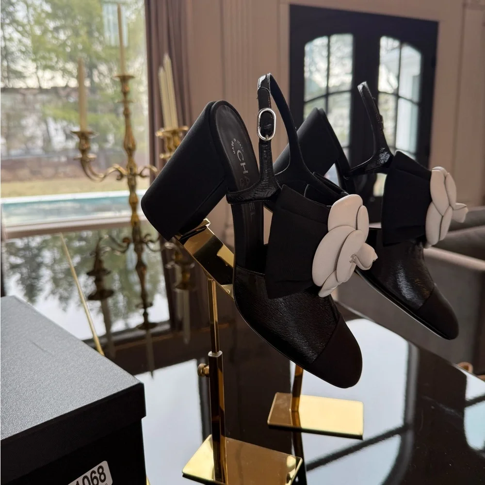 Chanel Black and White Women's Shoes - Picture 4 of 5